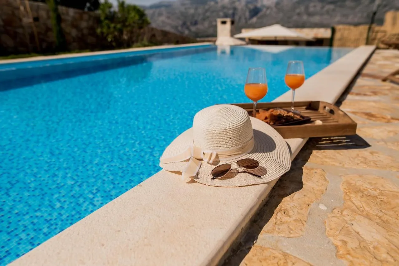 La Familia, Zadar, Vinjerac Villa